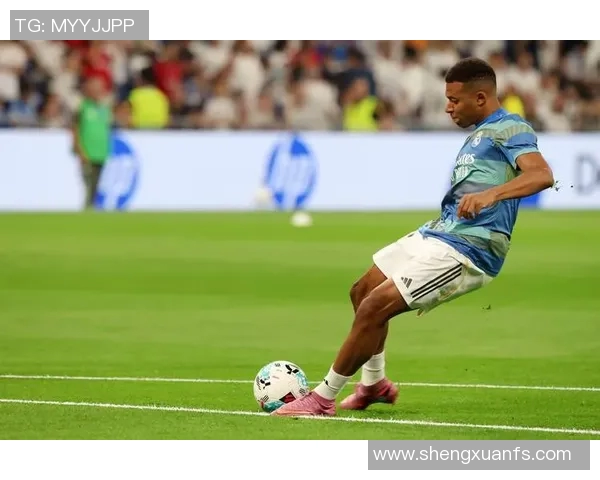 顶级足球明星精彩进球瞬间集锦尽显球场魅力与激情